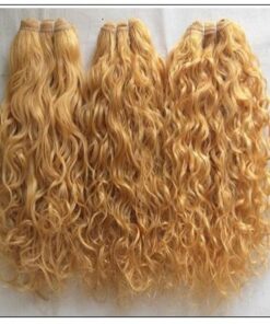 natural curly blonde hair 2-min
